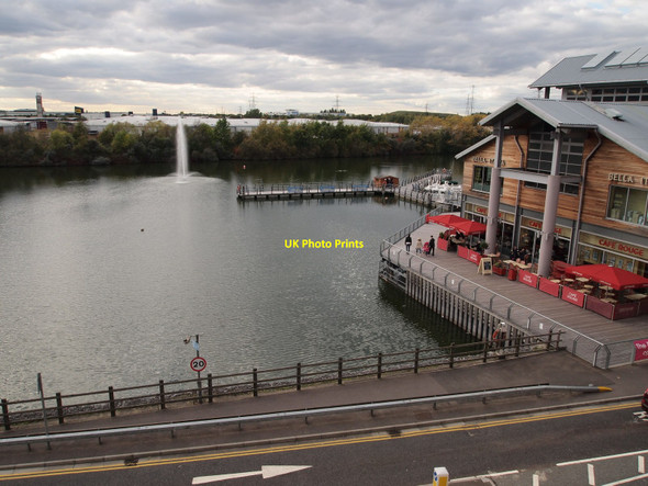 Photo 6"x4" Lakeside Lake Fountain and restaurant West Thurrock c2010