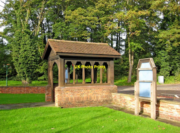 Photo 6"x4" Solihull Methodist Church (4) - lychgate,  Blossomfield Road Solihull c2010