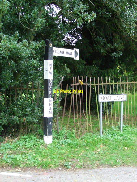Photo 6"x4" Old Signpost New Buckenham c2010