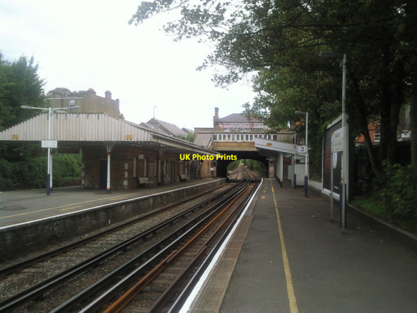 Photo 6"x4" St Margarets station Isleworth c2010
