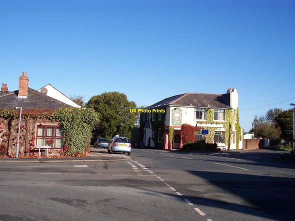 Photo 6"x4" The Mulberry Tree at Wrightington Bar Wrightington Bar c2010