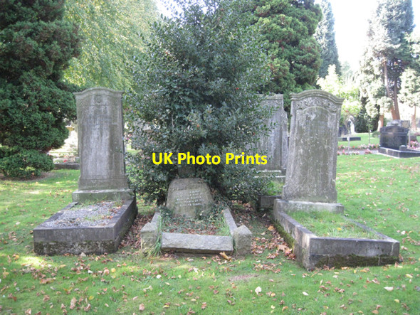 Photo 6"x4" 1930s memorials, St Giles churchyard, Exhall Bedworth c2010