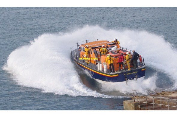 Photo 6"x4" St Davids lifeboat launch Rhosson c2010