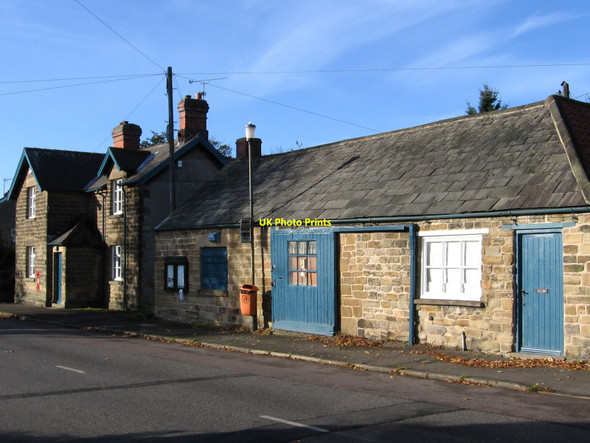 Photo 6"x4" Heath - cobbler's shop Heath\/SK4466 c2010