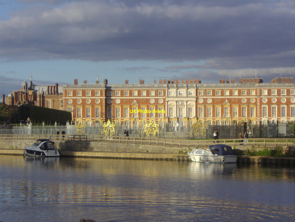Photo 6"x4" Hampton Court palace Surbiton c2010