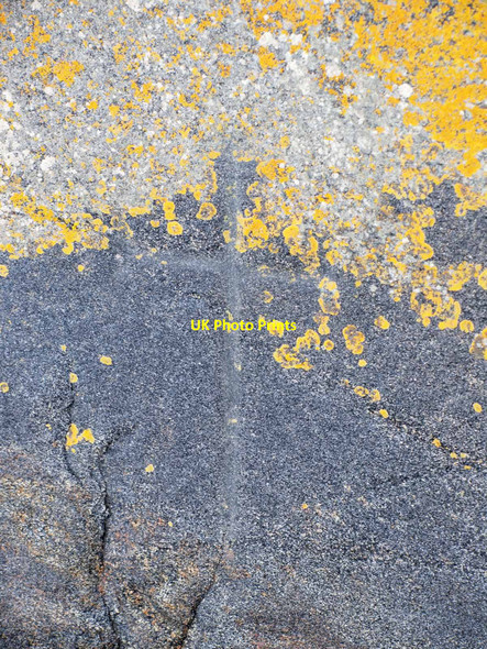 Photo 6"x4" Cross carved into rock (close-up) Greinetobht c2010