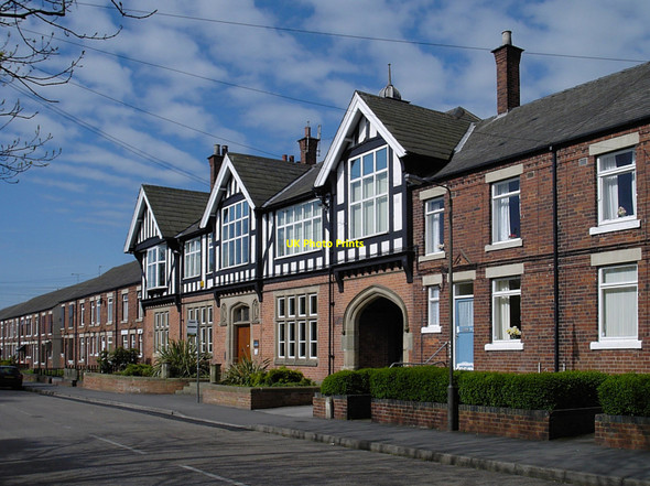 Photo 6"x4" Holmewood - Hotel and Devonshire Terrace Heath\/SK4466 c2005