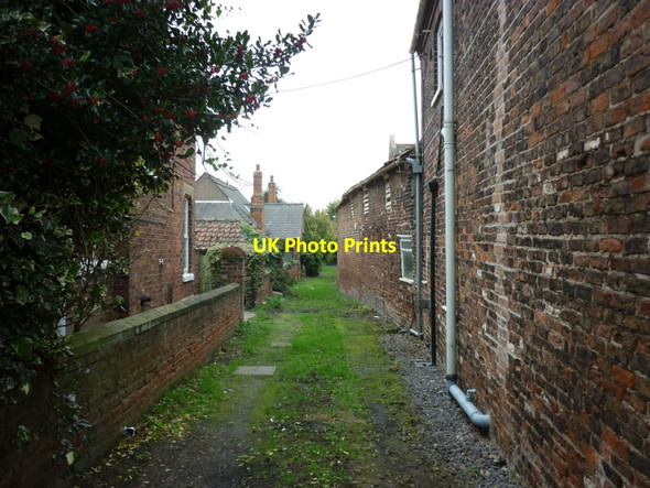 Photo 6"x4" A public footpath heading to Scunthorpe East Butterwick c2010