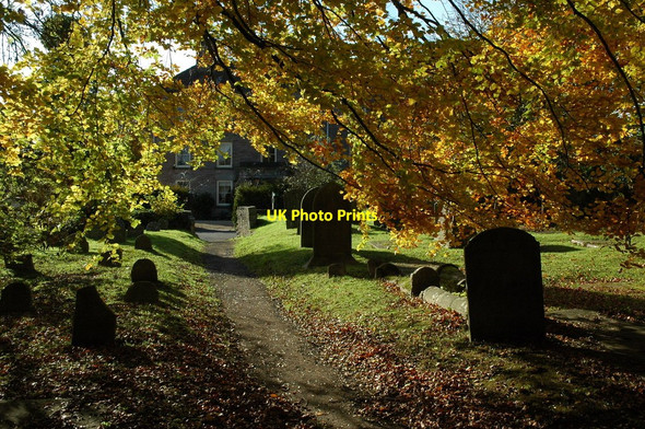 Photo 6"x4" Autumn colours, Newland churchyard Newland\/SO5509 c2010