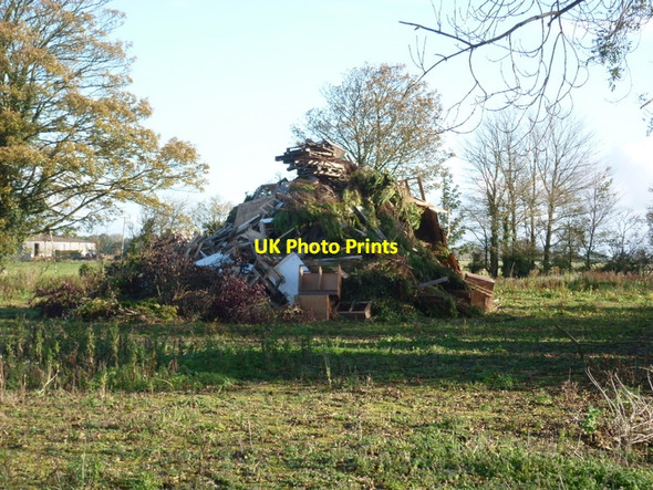 Photo 6"x4" Getting ready for bonfire night at Church Farm, Skerne Skerne c2010
