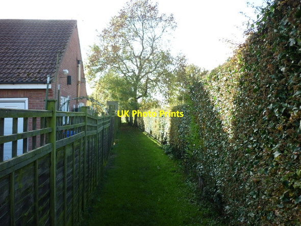 Photo 6"x4" The path to Cranswick Hutton\/TA0253 c2010
