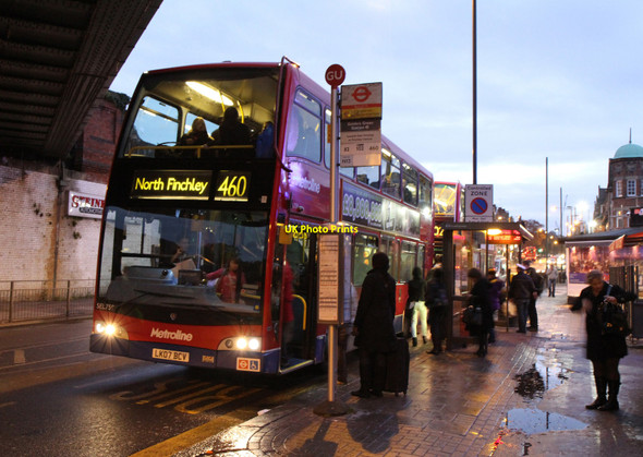 Photo 6"x4" Collecting Passengers, Golders Green Hampstead\/TQ2685 c2010