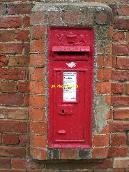 Photo 6"x4" Victorian postbox, at Skeldyke Sandholme\/TF3337 c2008