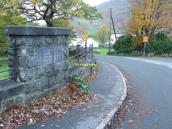 Photo 6"x4" To Tremadog 18 Capel Curig c2010