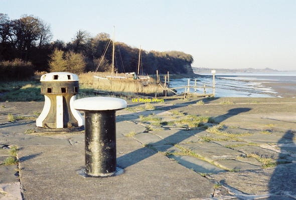 Photo 6"x4" Lydney Docks - Capstan Tutnalls c1989