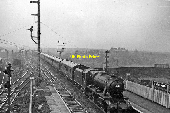 Photo 6"x4" Westbound empty stock train at Newton Heath Failsworth c1962