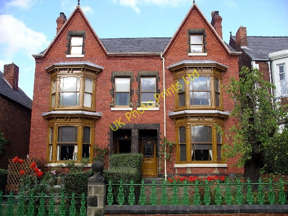 Photo 6"x4" Mr. Straw's House Worksop c2003