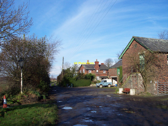 Photo 6"x4" Grave-yard Farm Bowker's Green c2010