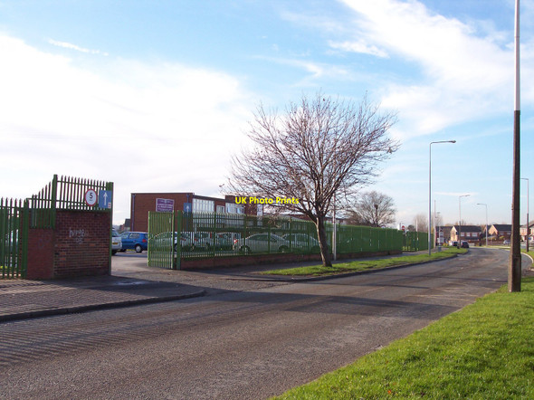 Photo 6"x4" St Joseph The Worker Primary School on Bewley Drive Kirkby\/SJ4198 c2010