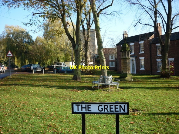 Photo 6"x4" The Green, Welton Elloughton c2010