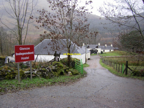 Photo 6"x4" Glencoe Independent Hostel Glencoe\/NN1058 c2010