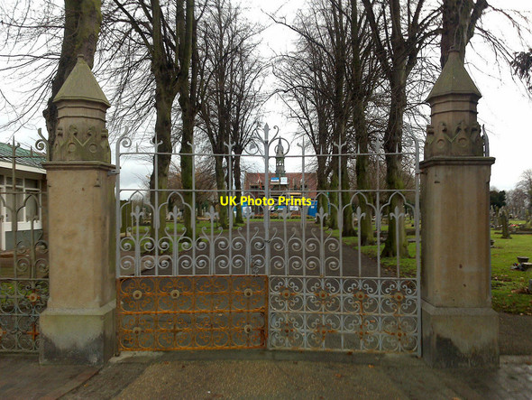 Photo 6"x4" Restoration of the gates Long Eaton c2010