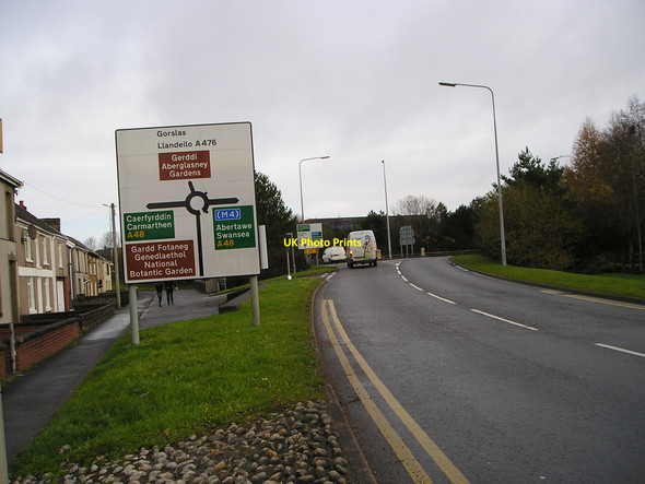 Photo 6"x4" Roundabout approach Cross Hands\/SN5612 c2010