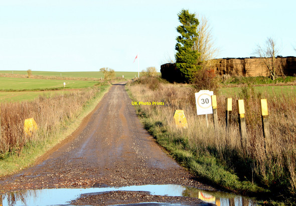 Photo 6"x4" 2010 : Track to the military range West Lavington\/SU0052 c2010