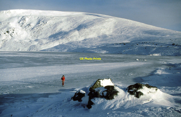 Photo 6"x4" On the ice of Loch Brandy Clova\/NO3273 c1993