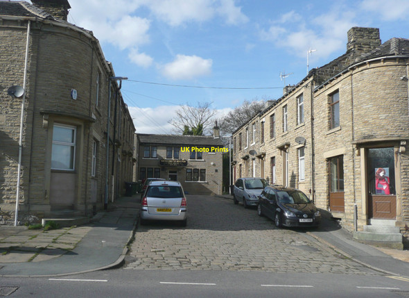 Photo 6"x4" Neale Road, Lockwood Huddersfield c2010
