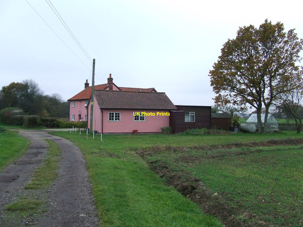 Photo 6"x4" Pink House Washmere Green c2010