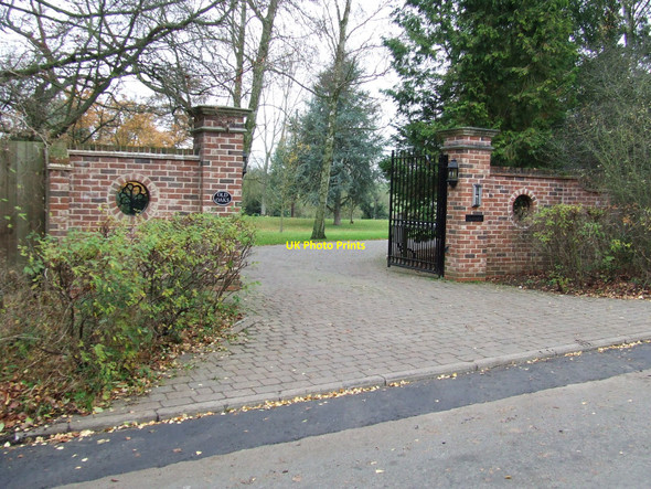 Photo 6"x4" Old Oaks Acton Place c2010