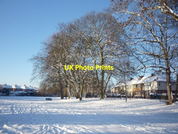 Photo 6"x4" Hull Road Park in the snow Heslington c2010