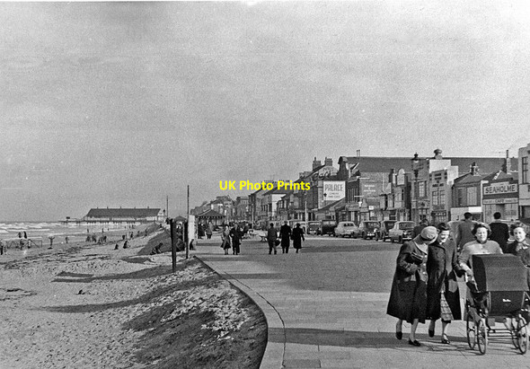 Photo 6"x4" Redcar: the Promenade Redcar\/NZ6124 c1955