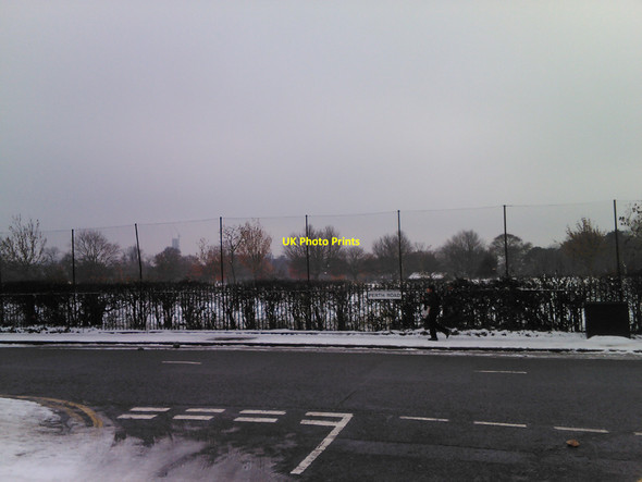 Photo 6"x4" View of a snowy Valentines Park from the Middlefield Approach\/Perth Road junction Ilford\/TQ4486 c2010