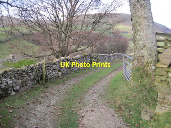 Photo 6"x4" Footpath and drive through Bridge Cottages Fell End\/SD7298 c2010
