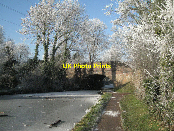Photo 6"x4" Bridge 44, frozen Grand Union Canal Royal Leamington Spa c2010