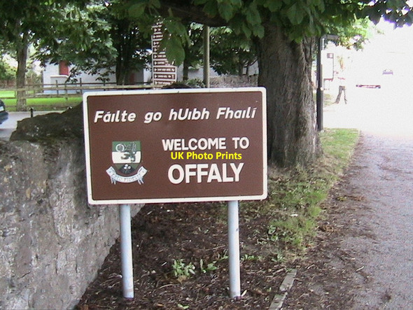 Photo 6"x4" Banagher: county boundary sign Banagher c2006
