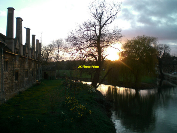 Photo 6"x4" Lord Burghley's Hospital, Stamford, and the Welland, at sunset Stamford\/TF0207 c2008