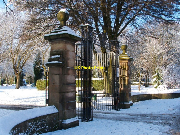 Photo 6"x4" Main gates of Christie Park Alexandria c2010