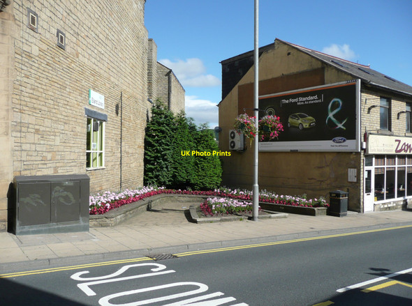 Photo 6"x4" A small public garden, Victoria Road, Elland Elland c2010