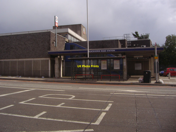 Photo 6"x4" Blackhorse Road station Walthamstow c2008