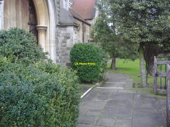 Photo 6"x4" Entrance to the church, The Ridgeway, Enfield Enfield\/TQ3396 c2009