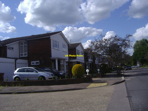 Photo 6"x4" Houses on Woodhall Gate, Pinner Northwood\/TQ0991 c2008