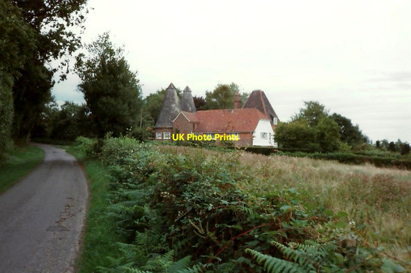 Photo 6"x4" Oast House at Curtisden Green Curtisden Green c1997