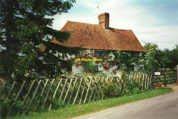 Photo 6"x4" Country Cottage near Staplehurst Cross-at-Hand c1995