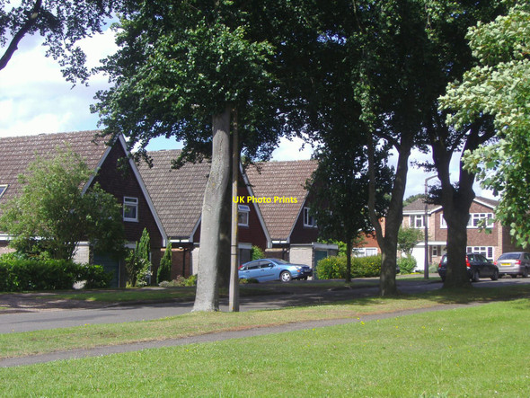 Photo 6"x4" Houses on High Beeches, Nork Banstead c2008