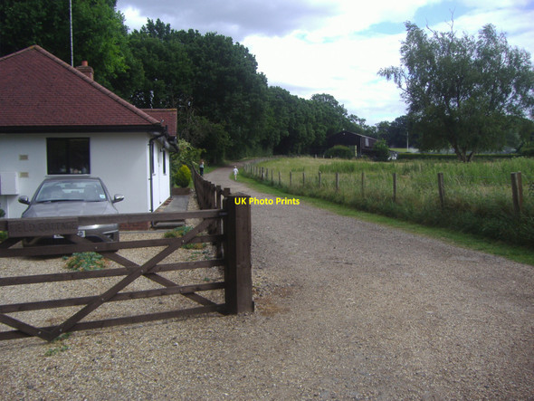 Photo 6"x4" Public footpath with farm buildings, Radlett Radlett c2009