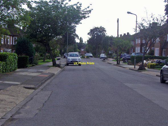 Photo 6"x4" Southway, Totteridge Barnet c2008