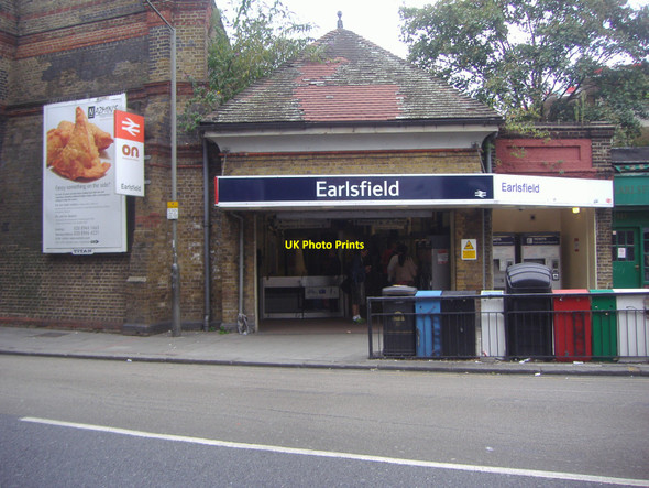 Photo 6"x4" Earlsfield station entrance Wandsworth c2008